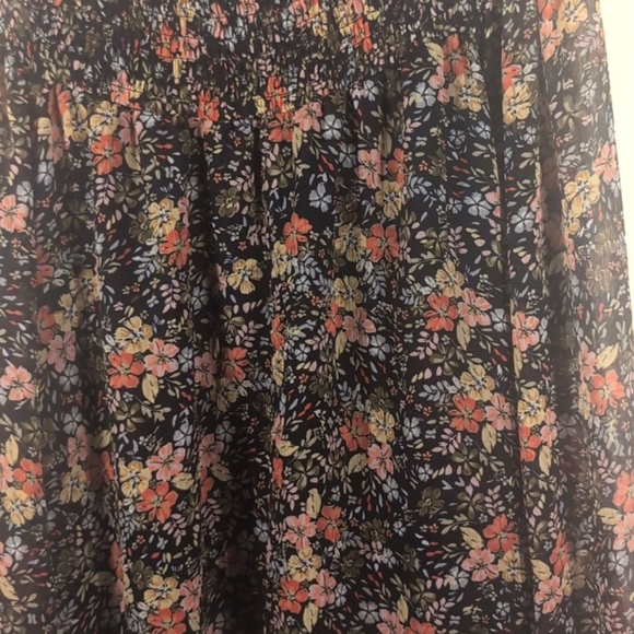 Loft Floweral Blouse Shirred Yoke Neck long sleeve Size Large - Picture 8 of 13